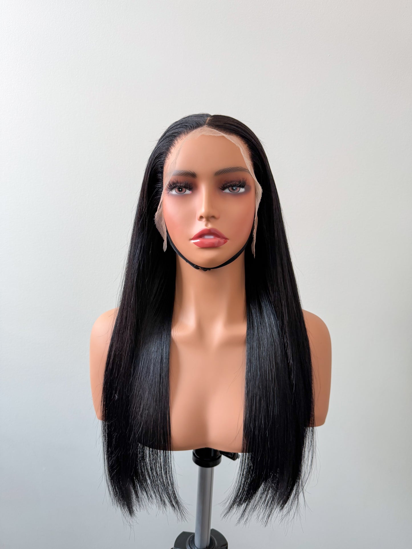 Liz Luxury Straight Wig