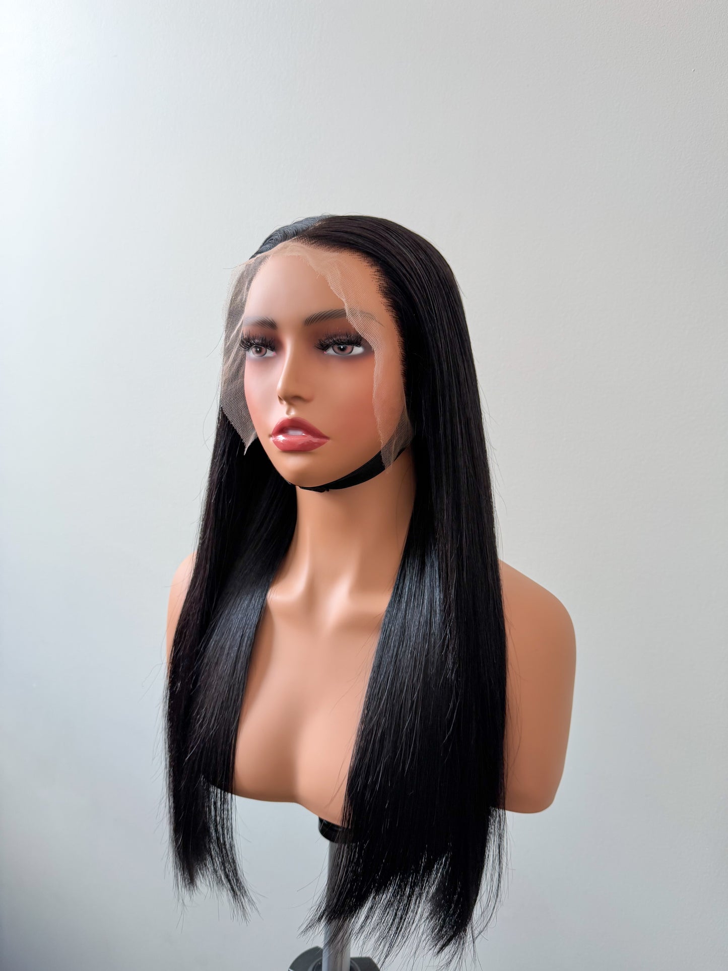 Liz Luxury Straight Wig